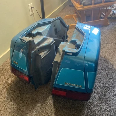 1993 Honda Goldwing GL1500se Saddlebags SET metallic Teal OEM USED - Image 1 of 3