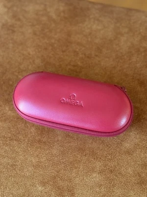 OMEGA Watch Zip Travel Case Red — 第 1/3 张图片