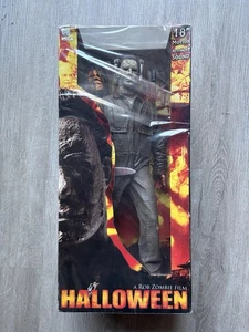 Modellino NECA Michael Myers scala 18" 1/4 Rob Zombie's Halloween 2007 - Foto 1 di 9