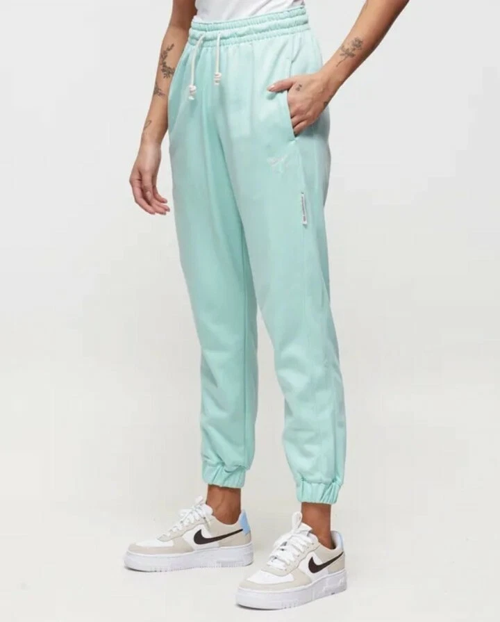 Women’s Nike pants Swoosh Logo Joggers Pants Size M CU3482-382 Sportswear