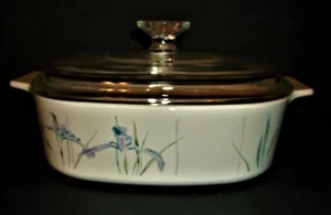 CORNINGWARE BAKING DISH SHADOW IRIS CASSEROLE with LID 2.5 LITER Pre-OWNED GOOD - Picture 1 of 7