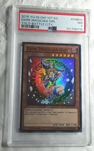 Yu-Gi-Oh! TCG PSA 7 NM Dark Magician Girl YGLD-ENB03 Battle City Ultra Rare 2015 - Bild 1 von 2