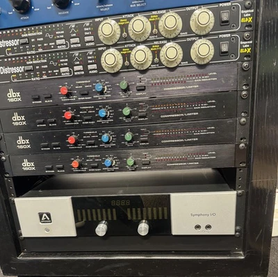 Apogee Symphony I/O MKII - ОБНОВЛЕННЫЙ с ДВУМЯ КАРТАМИ ВВОДА/ВЫВОДА!! - 32 x 32 + SPIDF изящный! - Изображение 1 из 2