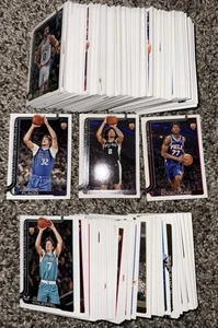 Juego base de baloncesto insignia Topps NBA 2025-26 1-300 Cooper Flagg VJ Edgecome RC - Imagen 1 de 2