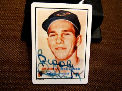 BROOKS ROBINSON ORIOLES HOF SIGNED AUTO 1990 PORCELAIN L/E TOPPS 328 CARD JSA - Image 1 of 3