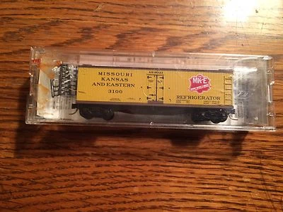Micro train 40' Double Sheathed Wood Reefer Missouri, Kansas & Eastern NEW! - Image 1 of 4