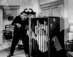 THE THREE STOOGES in WHO DONE IT  1944 11 X 14 POSTER CARD - Picture 1 of 1