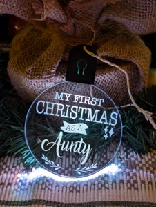 First Christmas As a Aunty Personalised Name Bauble LED Light Hanging Decoration - Foto 1 di 12