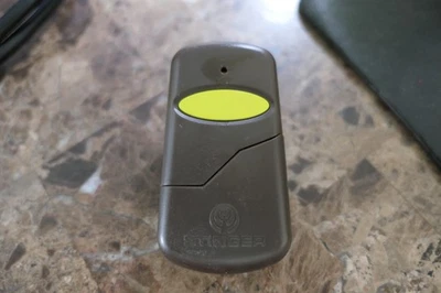 Stinger single button garage door and gate remote opener CC-2G1 GENUINE - Image 1 of 2