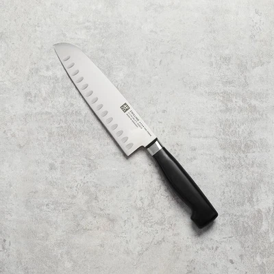 Cuchillo Santoku Zwilling Four Star 7" borde hueco - negro Foto 1 de 4
