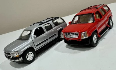 Welly Pair of Diecasts Chevrolet Suburban Silver & Cadillac Escalade Red *Issues - Image 1 of 4