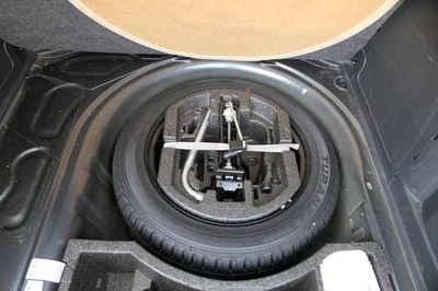 Polo 9N3 6R Ersatzrad Ersatzreifen195/55 R15 (Notrad Notreifen) + Wagenheber - Bild 1 von 2