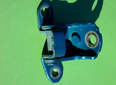 NISSAN SENTRA 00-08 REAR LEFT DOOR UPPER HINGE ASSY 82401-5M030 OEM BLUE FACTORY - Image 1 of 4