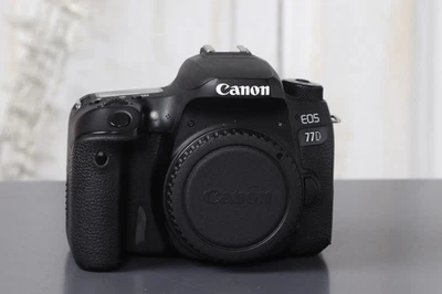 Canon EOS 77D Gehäuse 24.2 MP Digitalkamera - Bild 1 von 4