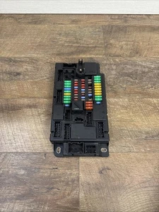 BMW MINI Cooper R60 Junction Relay Fuse Box 6135 9813622 - Picture 1 of 6