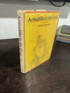 Armadillo in the Grass - Shelby Hearon FIRST EDITION! - Bild 1 von 3
