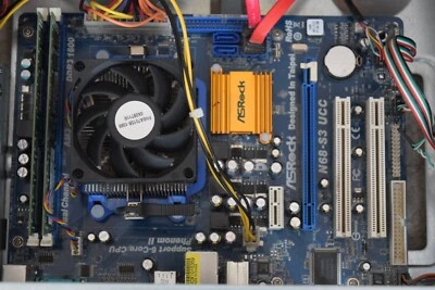 AMD Athlon II X4 640 Quad 4x3,0 GHz Asrock N68-S3 UCC/ 4 GB DDR3 - Bild 1 von 4