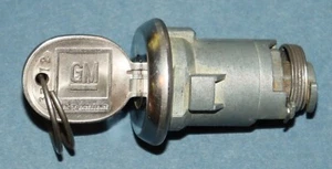 OEM GM 1959 1960 1961 1962 Corvette trunk lock w/ key - Imagen 1 de 3