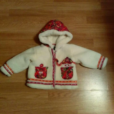 Abrigo de piel sintética blanco grueso para niña The Children's Place talla 24 meses Foto 1 de 4