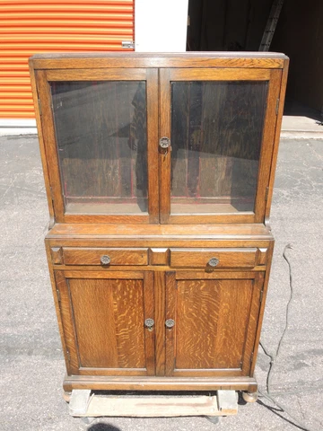 Arts & Crafts Mission Quarter Sawn Golden Oak China/Curio Cabinet w Glass Doors Cover