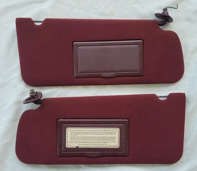 Par de parasoles rojos OEM 1991-1996 Chevy Caprice Buick Roadmaster Foto 1 de 4