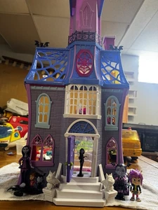 Vampirina Halloween Puppenhaus  - Bild 1 von 24
