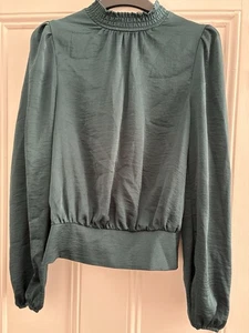Women's Green Long Sleeve Blouse Shirt Size 8 Perfect For Work, Or A Night out. - Picture 1 of 4