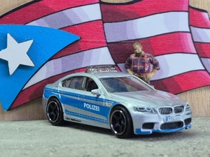 '25 MATCHBOX BMW M5 POLICE CAR LOOSE 1:64 SCALE AUTOBAHN EXPRESS VI SERIES - Picture 1 of 9
