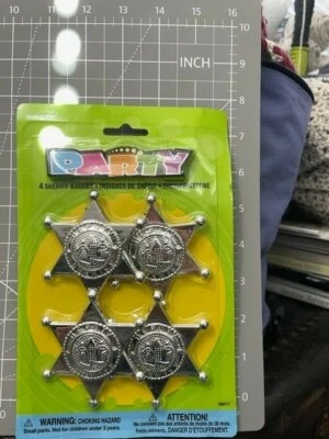 FAVORES DE FIESTA - PAQUETE DE 4 INSIGNIAS DE SHERIFF SUMINISTROS DE FIESTA DE CUMPLEAÑOS ¡¡Nuevo!!! Foto 1 de 2