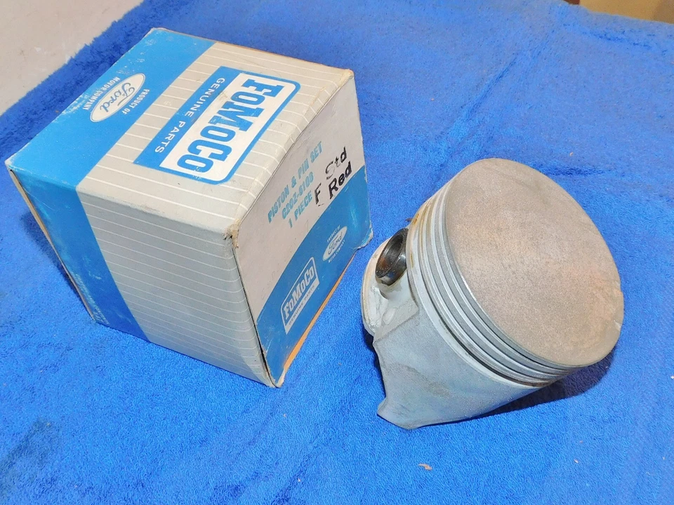 1963-1985 Ford Mustang LTD Mercury Cougar Lincoln NOS 289 302 STD. PISTON & PIN - Image 1 of 4