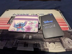 Loungefly Disney Lilo & Stitch Hibiscus Flowers Cardholder NEW /w Tags - Picture 1 of 2