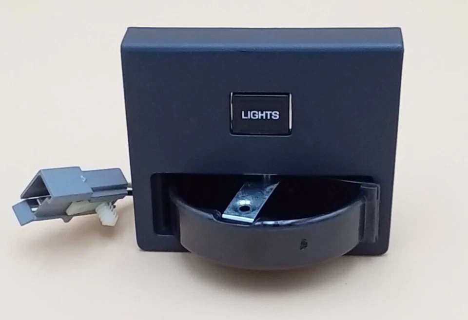 E7SZ-63045E24-A NEW FORD OEM NOS 1987-1988 THUNDERBIRD & COUGAR ASHTRAY W/ LIGHT - Image 1 of 1