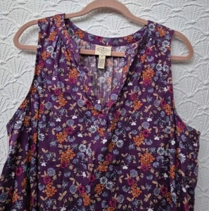 Damen ärmellose Bluse St John's Bay XL lila mit schönem Blumenmuster - Bild 1 von 4