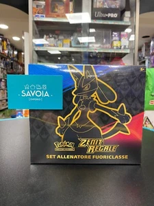 POKEMON Zenit Regale ETB Set Allenatore Fuoriclasse - Nuovo Sigillato - Foto 1 di 7