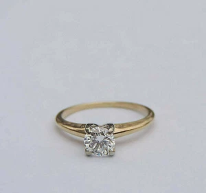 Anillo de compromiso solitario de diamantes redondos genuinos para dama - oro amarillo de 14 quilates - Imagen 1 de 4