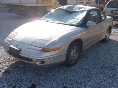 Radiador usado se adapta a: Saturn S SERIES MT Grado C 1996 Foto 1 de 4