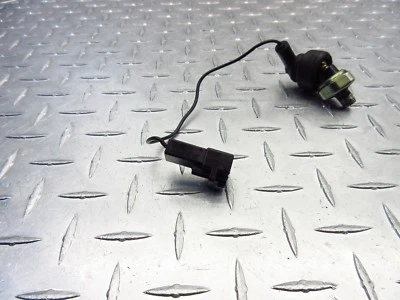 2002 02-05 KAWASAKI ZZR1200 ZX1200 OEM MOTOR MOTOR SENSOR DE PRESIÓN INTERRUPTOR Foto 1 de 4