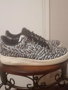 Nike Herren Air Force 1 Low Just Do It Schwarz Sportschuhe - Größe 10,5 - Bild 1 von 14