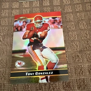 2000 Bowman's Best Football Tony Gonzalez #50 - Picture 1 of 3