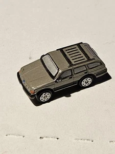 Micro Machines ULTRA MODERNS #2 SUBURBAN Grey Taurus Stationwagon Wagon - Picture 1 of 4