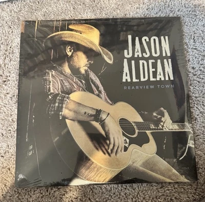Rearview Town by Jason Aldean (Record, 2018) Foto 1 de 2