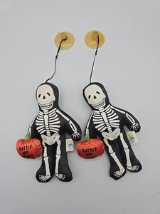 2 Vintage Dakin "Rattle My Bones" Plüsch Skelett Halloween Fenster Auto Klammern - Bild 1 von 8
