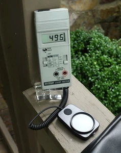 Medidor de luz EXTECH con sensor remoto 0-50.000 lux salida analógica/digital 401025 - Imagen 1 de 11