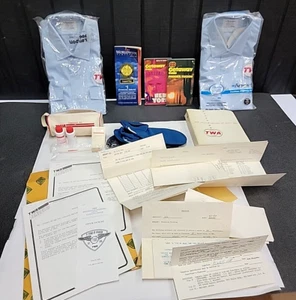 Gran Lote Coleccionables TWA Años 50-2000 Documentos Camisas Zapatillas Guías de Escapada + - Imagen 1 de 24