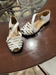 White girls sandals, size 13 M - Picture 1 of 7