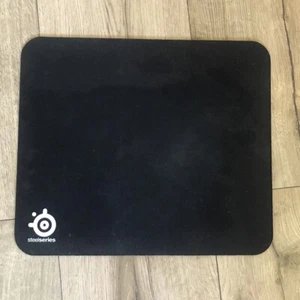 SteelSeries QcK Gaming Mouse Pad Medium (12.6 in × 10.6 in) non-slip - Picture 1 of 6