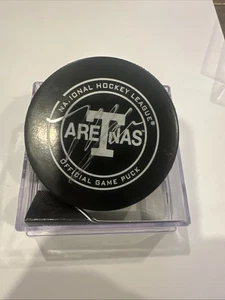 MATTHEW KNIES signiert Toronto Maple Leafs Arenen offizielles Hockeyspiel Puck - Bild 1 von 3