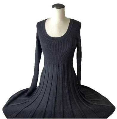 Vestido Suéter Plisado Gris Oscuro Talla Mediana Dana Buchman Cuello Redondo Foto 1 de 4