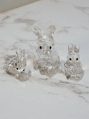 Swarovski  Mother Rabbit and 2 Rabbit Bunnys Set Of 3 Adorable Excellent Cond - Image 1 of 4