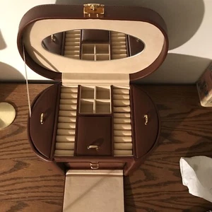 Hermoso estuche organizador de joyas de viaje Dulwich Designs Ultimate - Imagen 1 de 19
